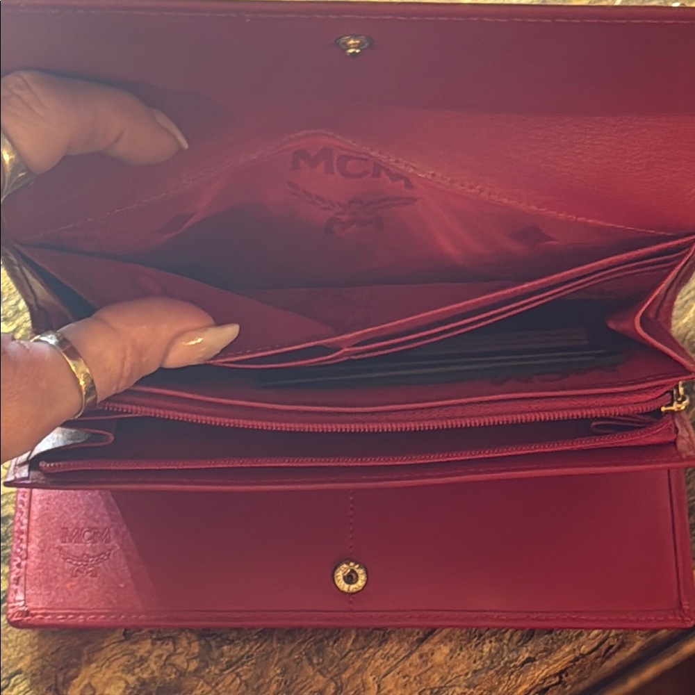 MCM Red Quilted Leather Wallet LIKE NEW NO CALLOUTS - Picture 9 of 15